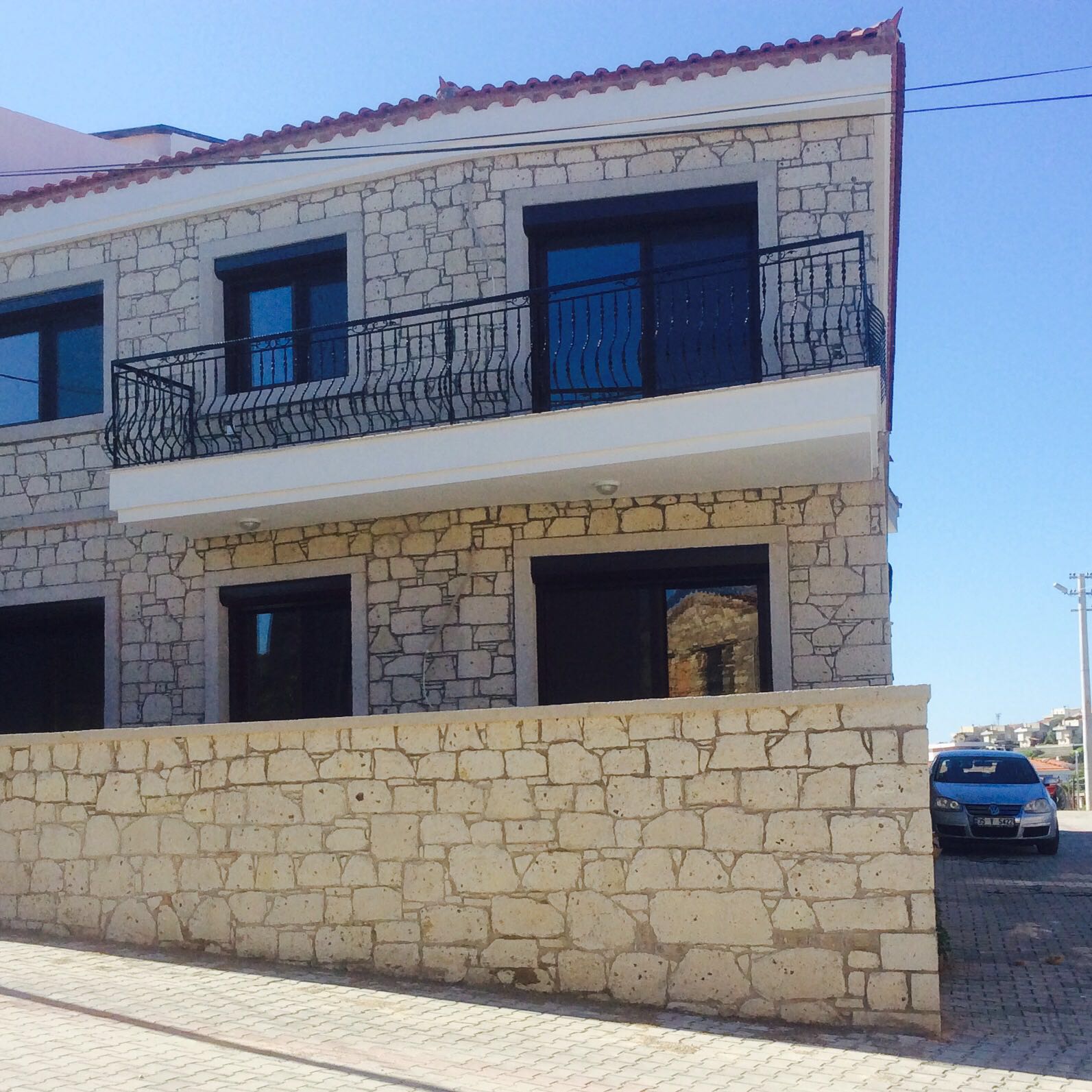 ÇEŞME ÇİFTLİKKÖY�DE 2+1 SATILIK TAŞ DAİRE