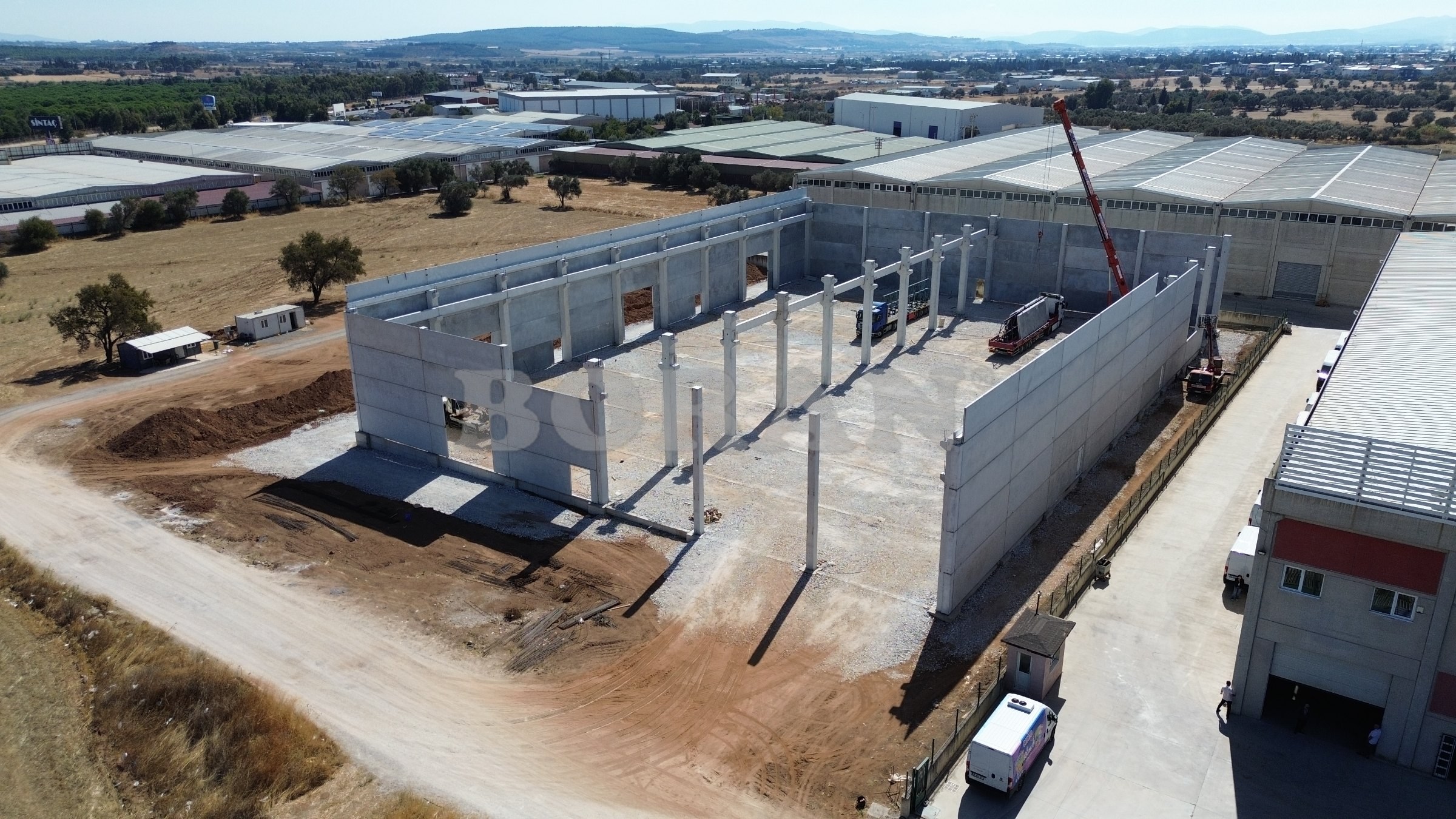 İZMİR MENDRES DEPOLAMA BÖLGESİNDE KİRALIK 3750m2 DEPO/İŞ YERİ