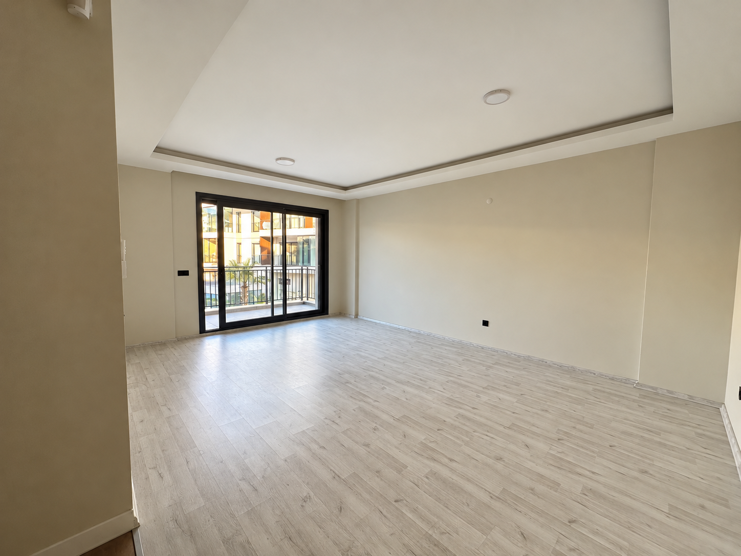 Klima--nitesi-Olmayan-Modern-Salon.png