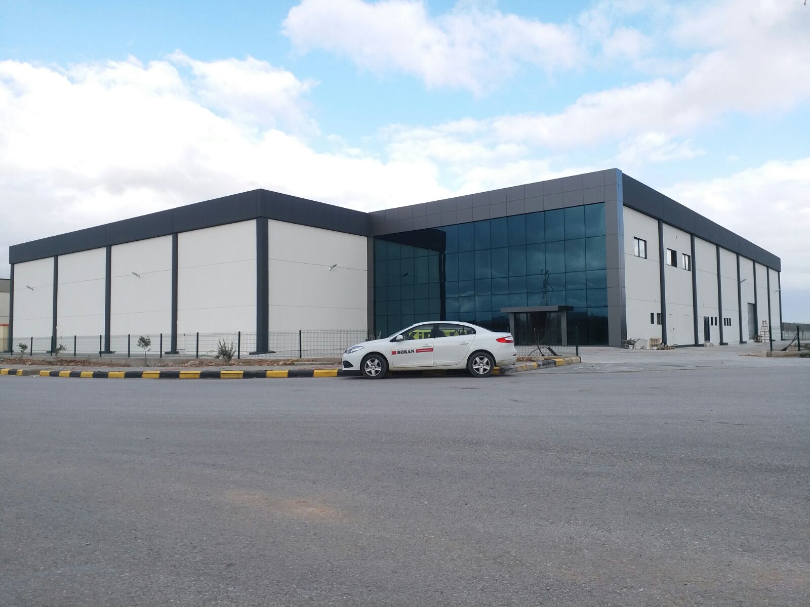 Torbalı-Pancar OSB'de Kiralık zeminde 4000 m2 Yeni Sıfır Fabrika Binası