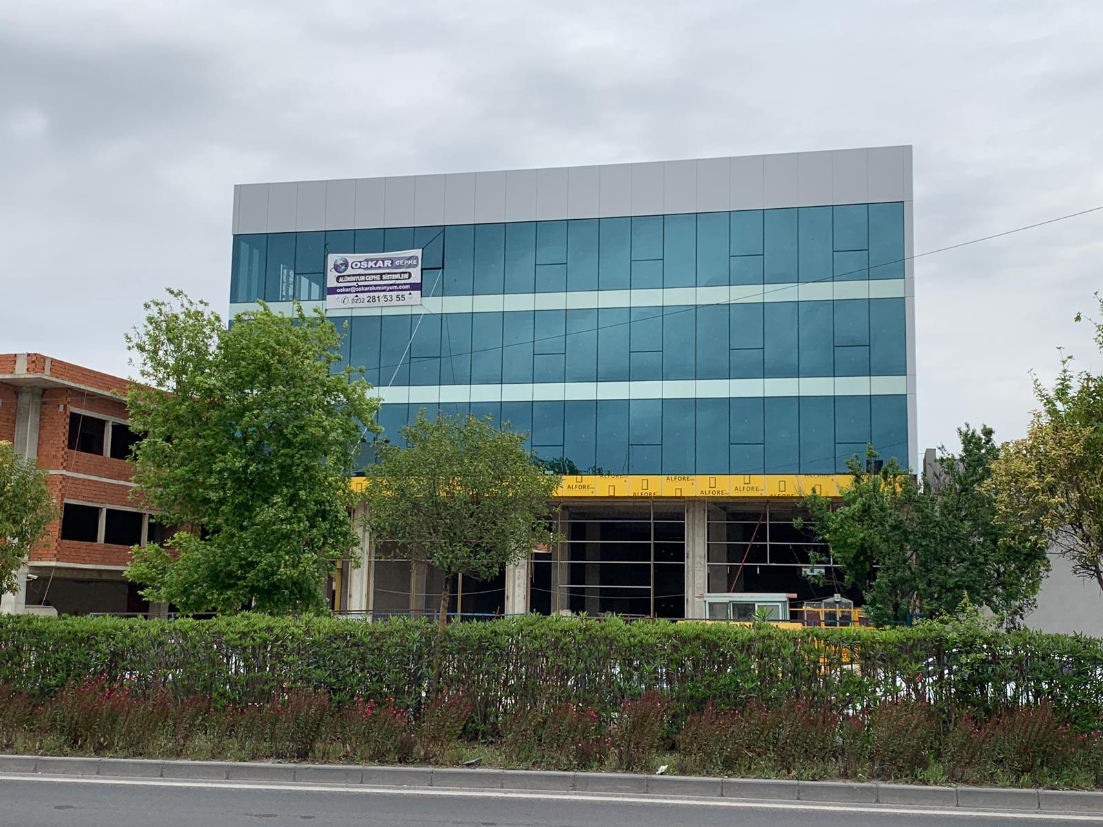 gaziemir akçay anacadde'de kiralık 5.000m2 komple bina