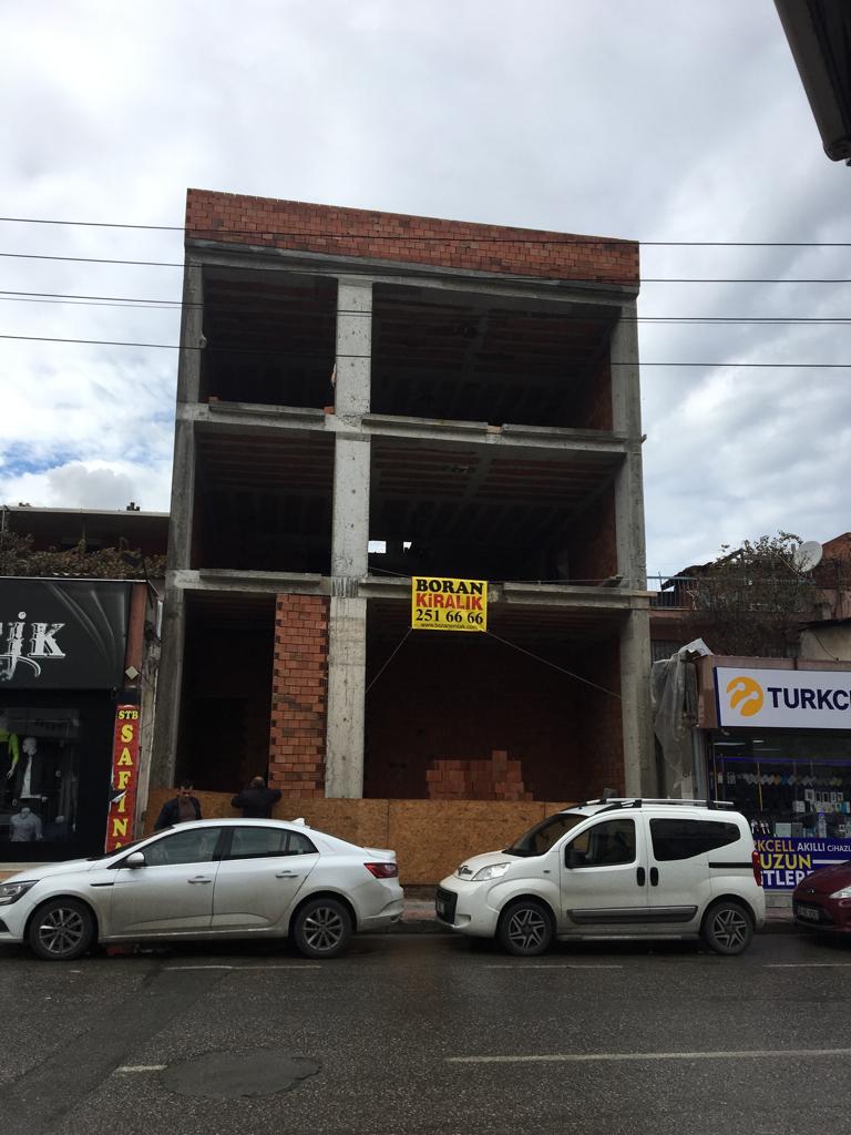 KARABAĞLAR ÇAMLIK CADDESİNDE 160 M2 KİRALIK DÜKKAN/MAĞAZA