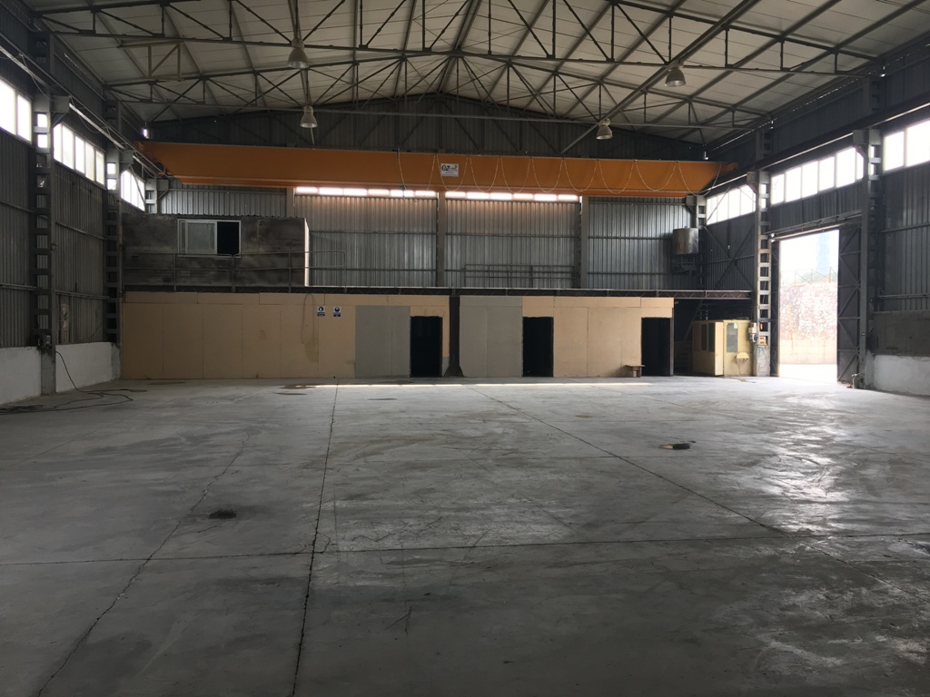 izmir kemalpaşa osb de vinçli 2000 m2 arsa da 1000 m2 kapalı kiralık fabrika