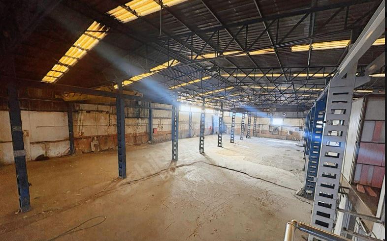 İZMİR KARABAĞLAR SANAYİDE KİRALIK 1200m2 FABRİKA/DEPO BİNASI
