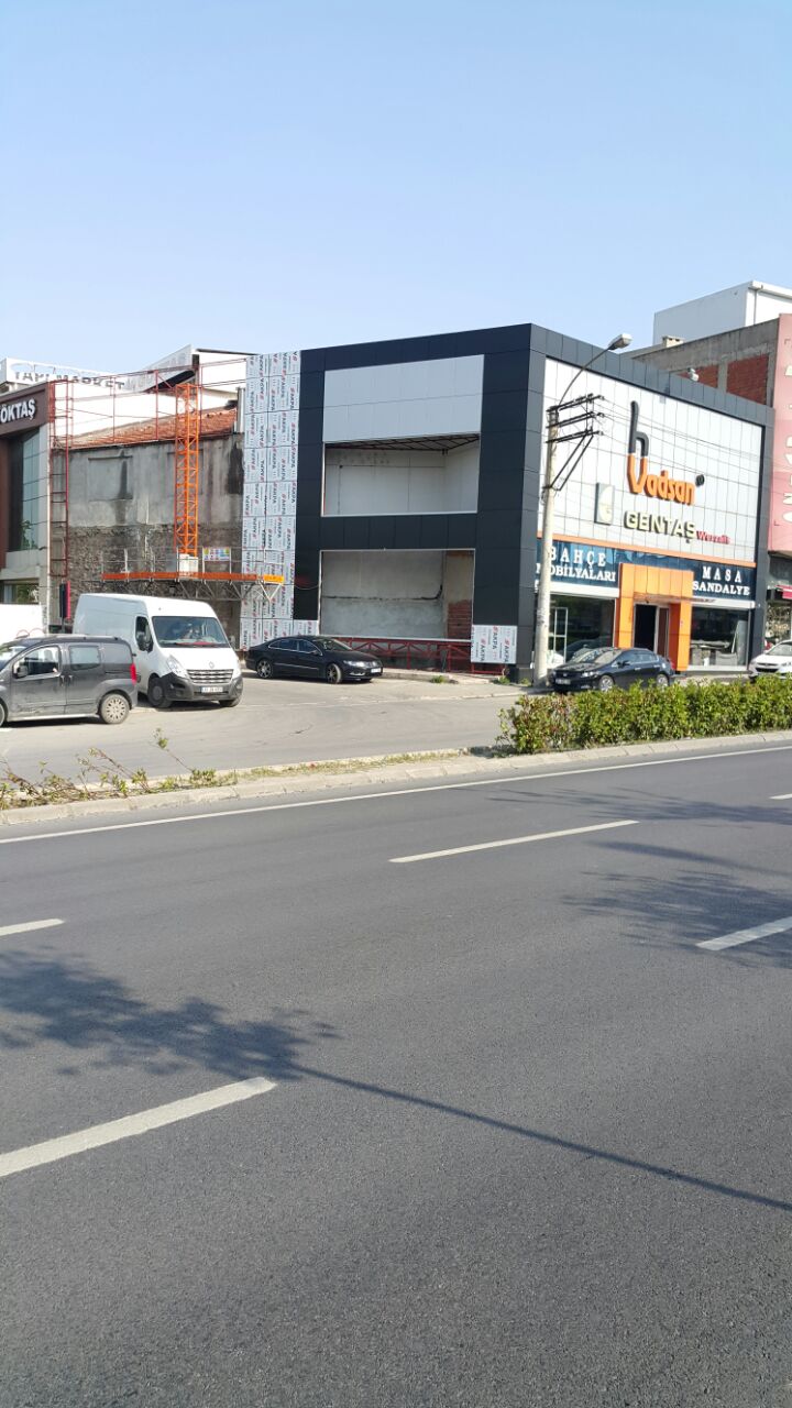 izmir karabağlar yeşillik caddesinde 700 m2 kiralıkkomple bina