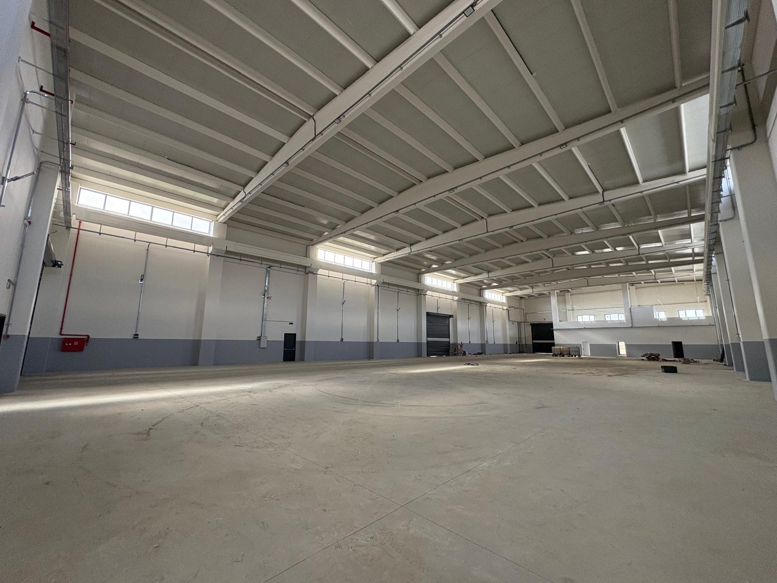 İZMİR TORBALI SUBAŞI SANAYİDE KİRALIK 1850m2 FABRİKA/DEPO BİNASI