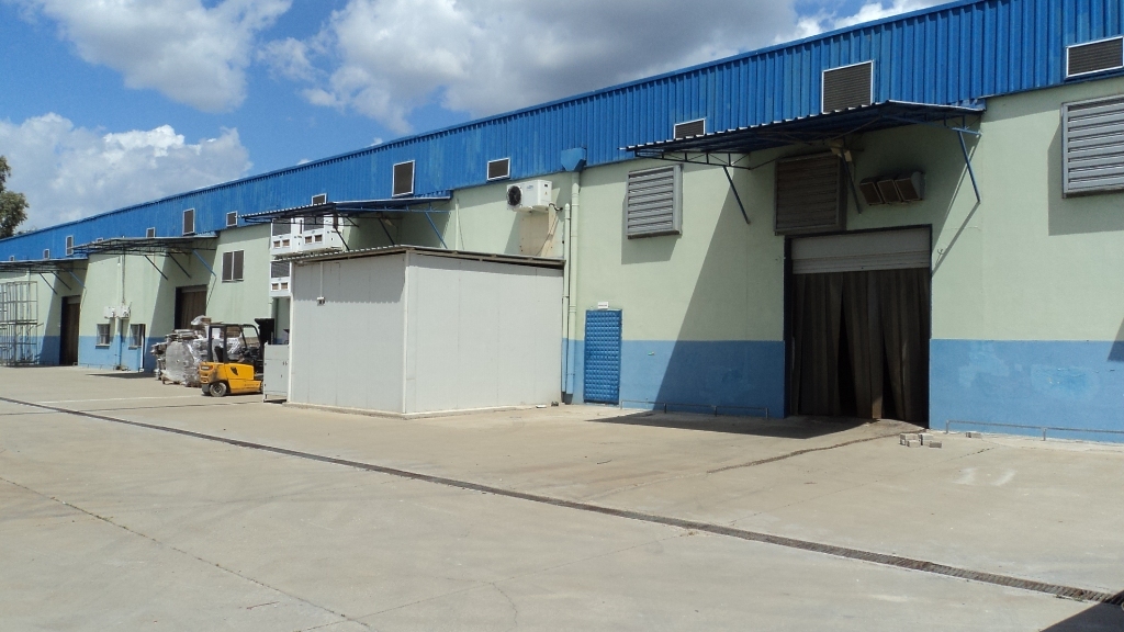 izmir kemalpaşa da 8000 m2 arsa da 2500 m2 kapalı kiralık depo fabrika