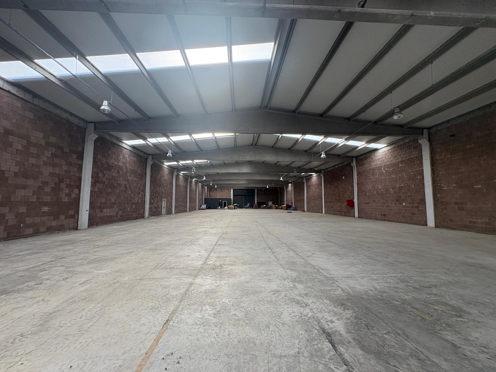 İZMİR MENDERES AYDIN ASFALTI CEPHELİ KİRALIK 4000m2 DEPO