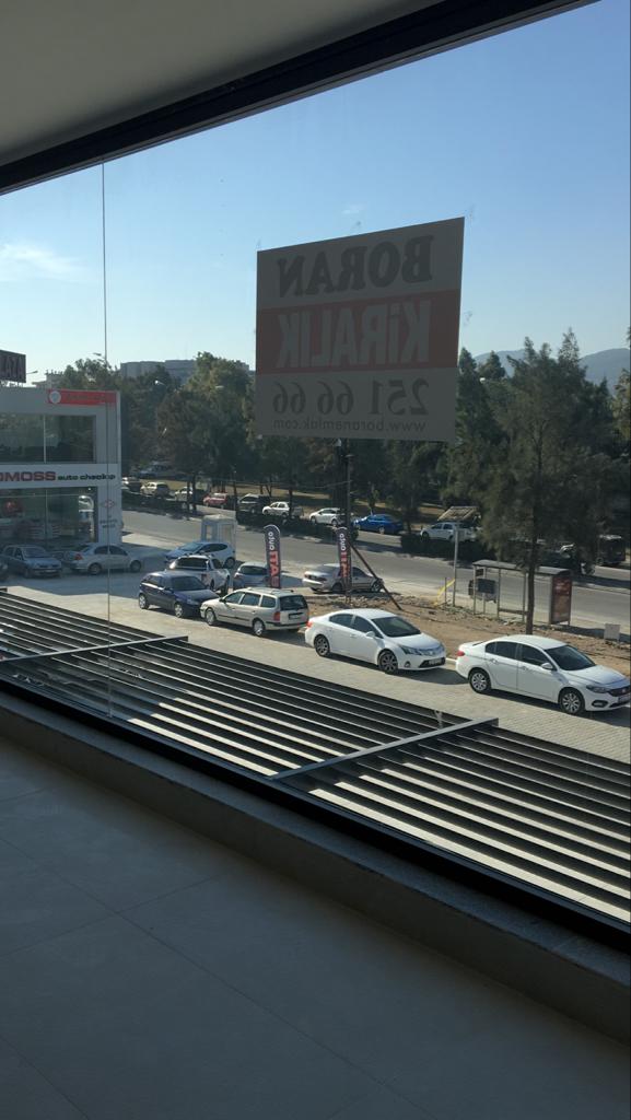 İZMİR GAZİEMİR UYSAL PLAZADA 173 M2 KİRALIK DÜKKAN/MAĞAZA