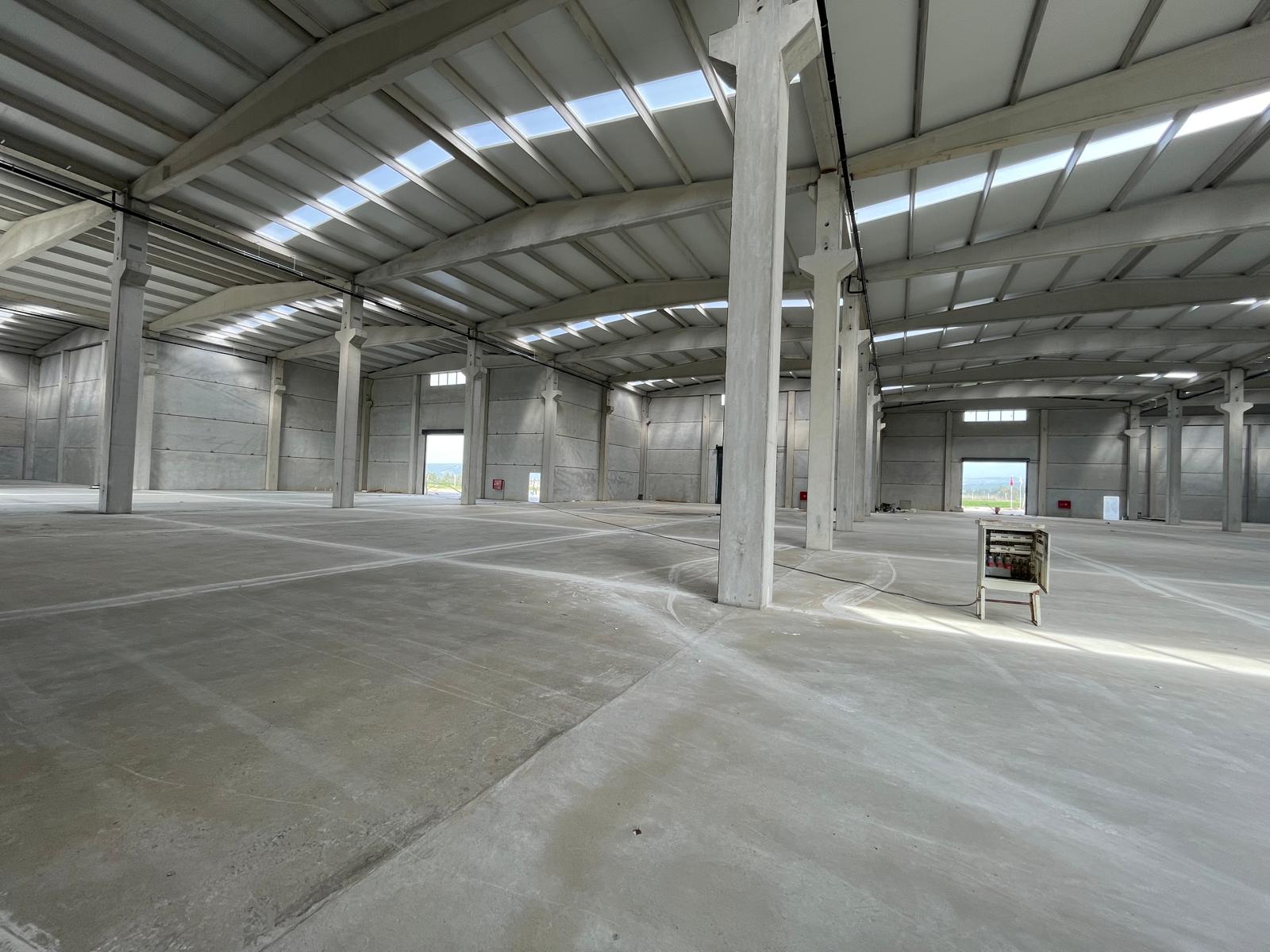 İZMİR TORBALI SANAYİ BÖLGESİNDE SATILIK 9000m2 FABRİKA/DEPO BİNASI