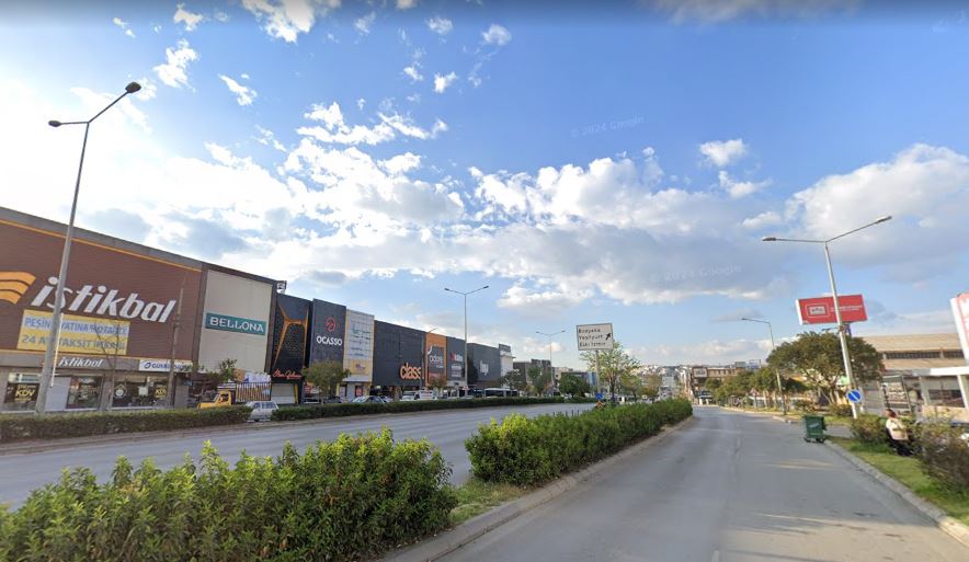 İZMİR KARABAĞLAR YEŞİLLİK CADDESİNDE SATILIK 800m2 ticari arsa