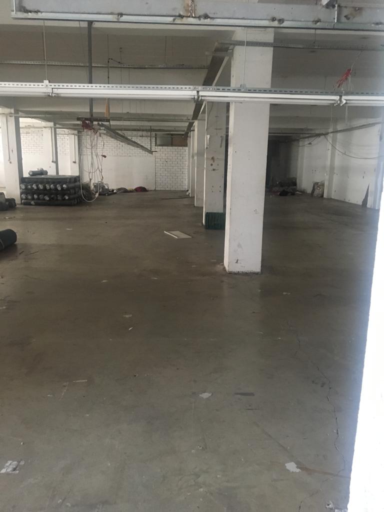 izmir GAZİEMİR SARNIÇ SANAYİDE ZEMİNDE 1200M2 KİRALIK İŞYERİ