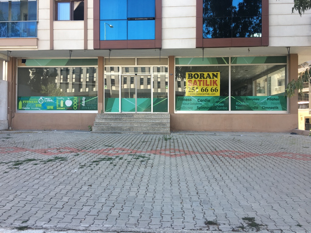 izmir karşıyaka anadolu caddesinde 755 m2 kapalı satılık işyeri dükkan mağaza