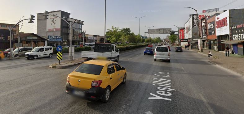 İZMİR KARABAĞLAR YEŞİLLİK CADDESİnde KİRALIK 2500m2 komple bina/mağaza