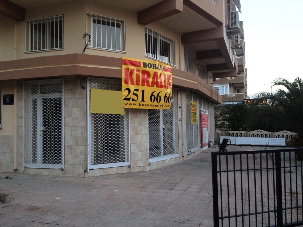 Gaziemir Gazi Mahallesi'nde 130 m2 batarlı işyeri