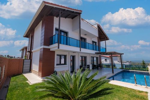 KAHRAMANDERE DENİZ MANZARALI HAVUZLU GÜVENLİKLİ SİTEDE MÜSTAKİL