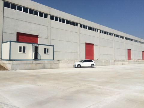 izmir kemalpaşa da sıfır rampalı 4500 m2 kapalı kiralık ticari depo