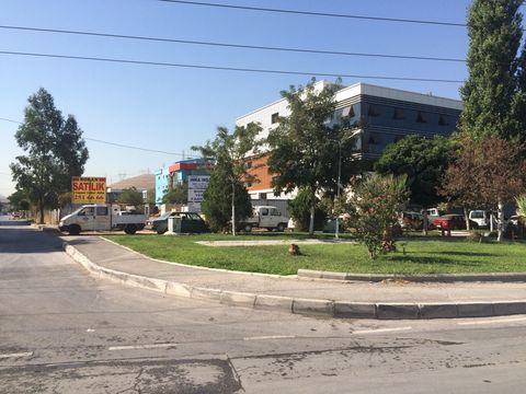 izmir bornova ışıkkent de 3 cepheli 1240 m2 satılık ticari imarlı arsa