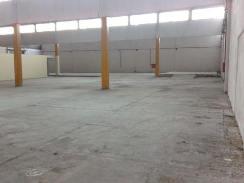 izmir bornova doğanlarda idari ofisli zeminde1800 m2 kapalı kiralık depo