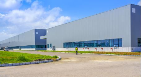 İZMİR GAZİEMİR SARNIÇ SANAYİDE KİRALIK 3500m2 FABRİKA DEPO BİNASI