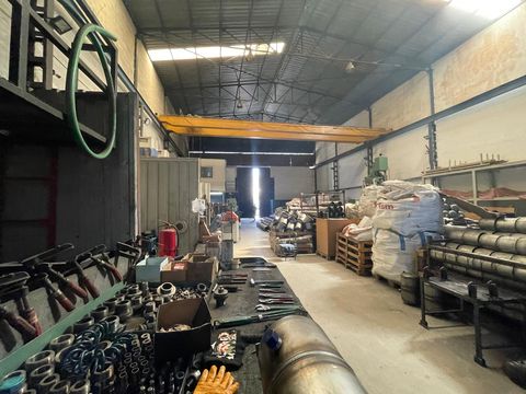 KARABAĞLAR SANAYİDE SATILIK 630M2 YÜKSEK TAVANLI VİNÇLİ ATÖLYE