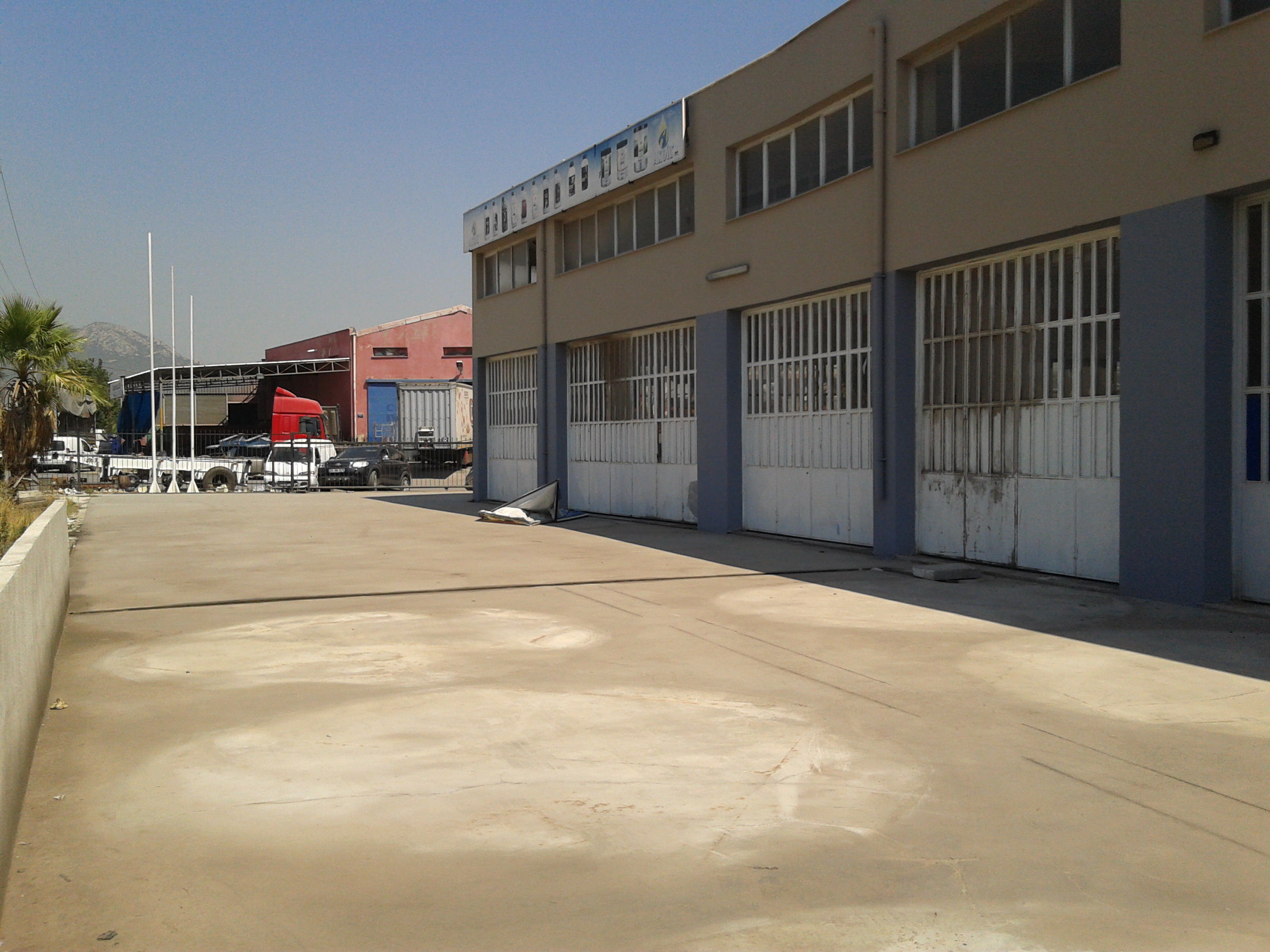 izmir bornova pınarbaşında kiralık 3000 m2 depo-fabrika