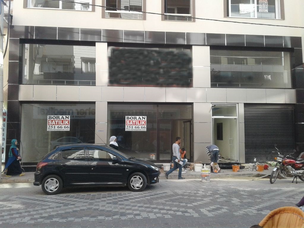 Torbalı Merkezde ana cadde üzerinde satılık dükkan mağaza
