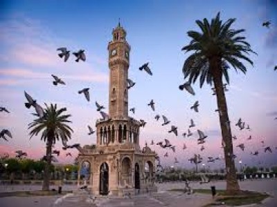 İzmir'de ofis kiraları artarken dükkan kiraları azaldı!